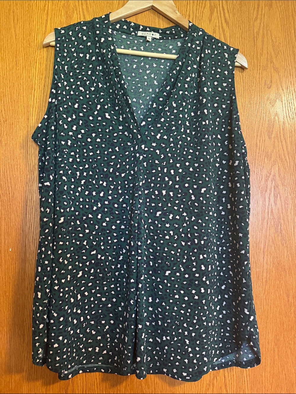 Sleeveless V-Neck Printed Tank blouse  - Dark Green